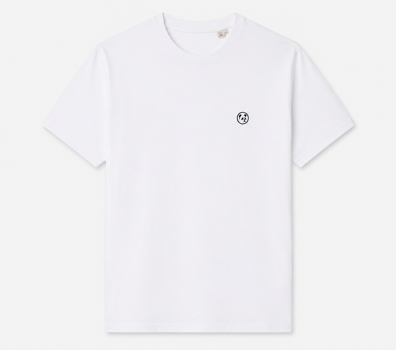 Camiseta "Essentials" Blanca — Logo negro