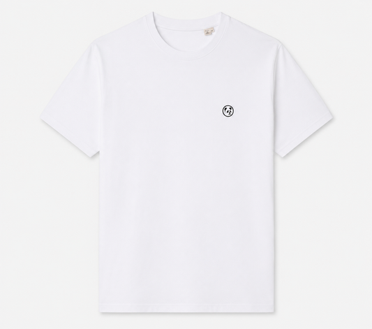 Camiseta "Essentials" Blanca — Logo negro